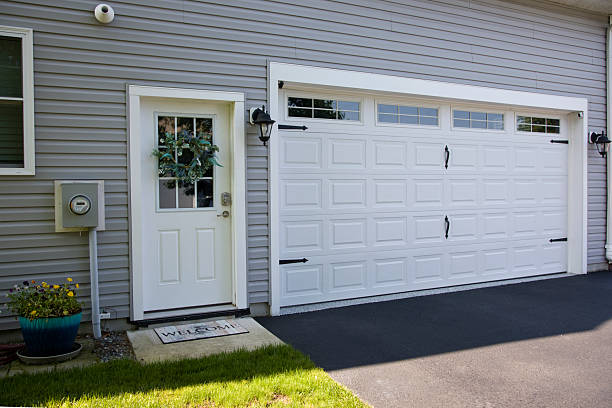 24/7 Emergency Garage Door Panel Replacement experts in Harlowton, MT